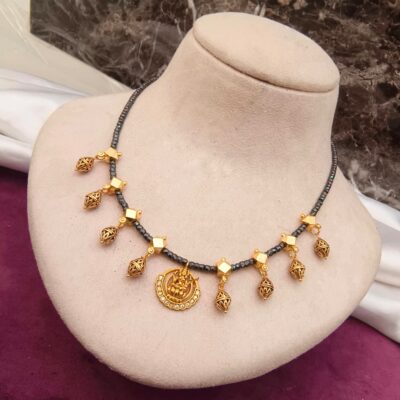 Gold inspired kasu balck beads