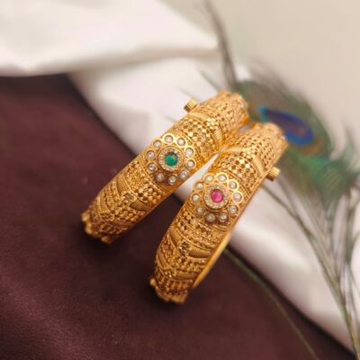 Gold look openable bangles