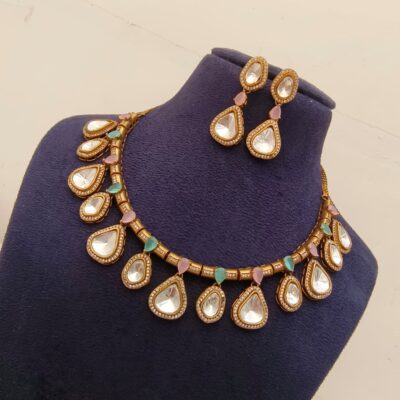 Elegant Kundan Drop Necklace Set