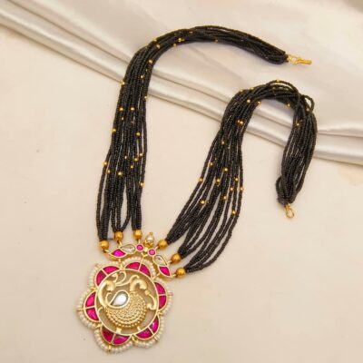 Jada kundan black beads