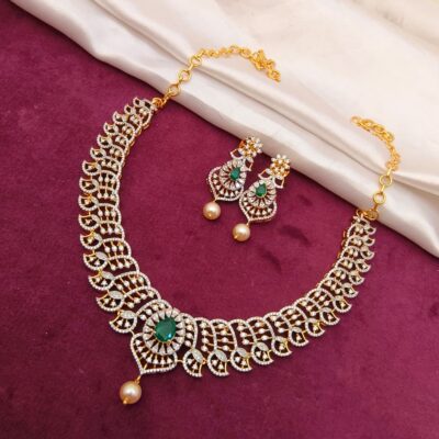 Daimond inspired neck set