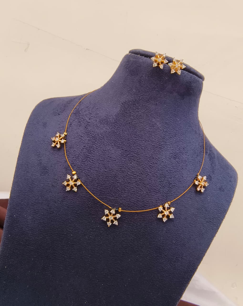 Elegant Flower Minimalist Wire Necklace Set