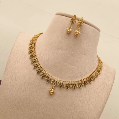 Antique Emerald Neck set
