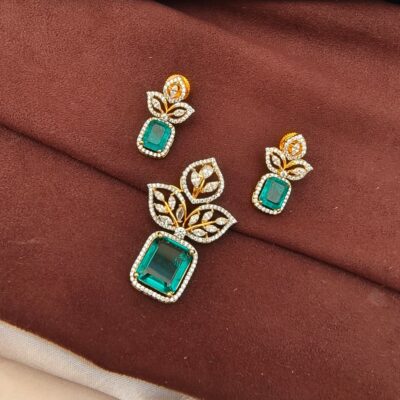 Daimond Inspired Pendent With Eartops