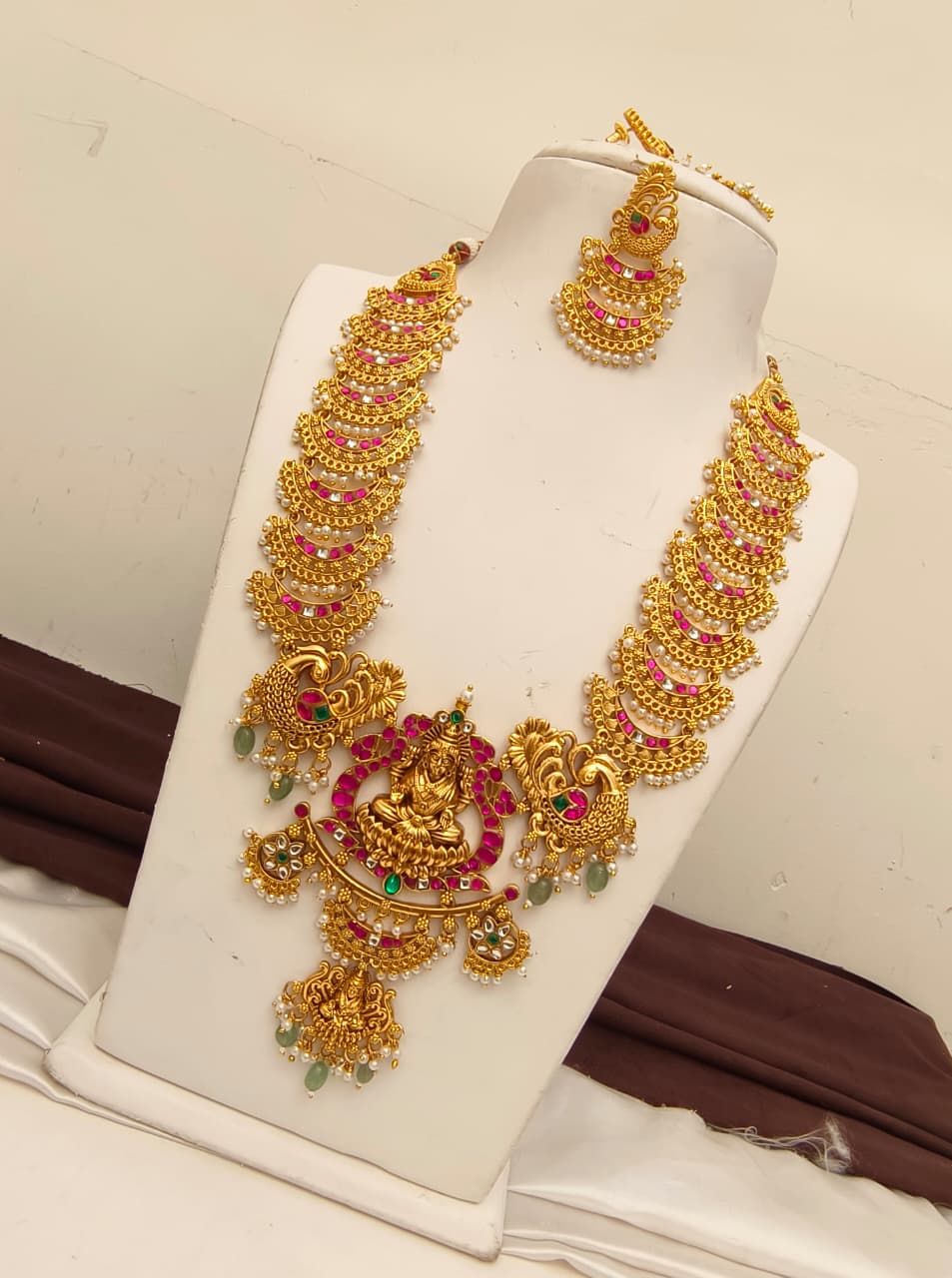 Jada Kundan Lakshmidevi Haram Gold Inspired