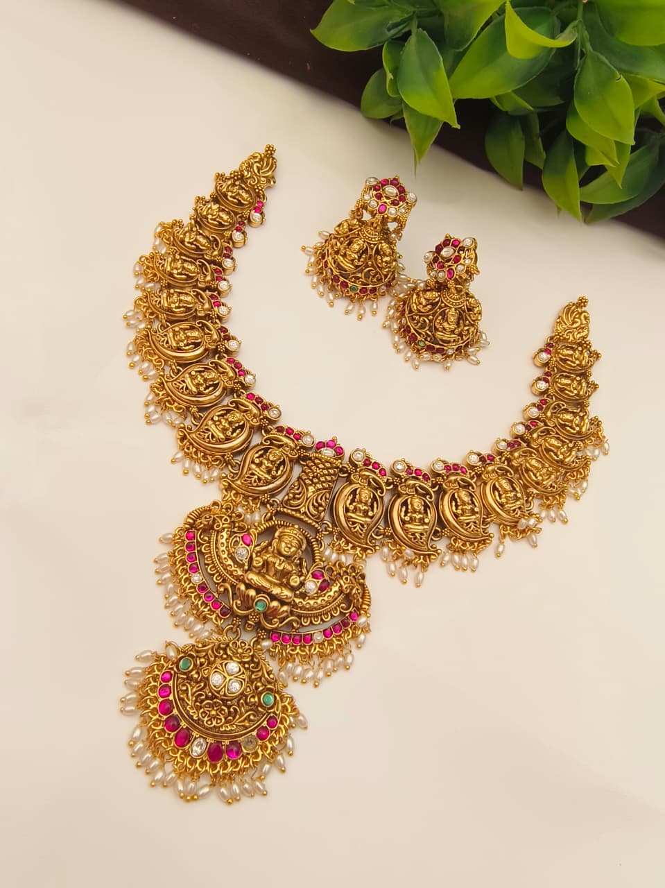 Jada kundan Nakshi Set with Jumkhas